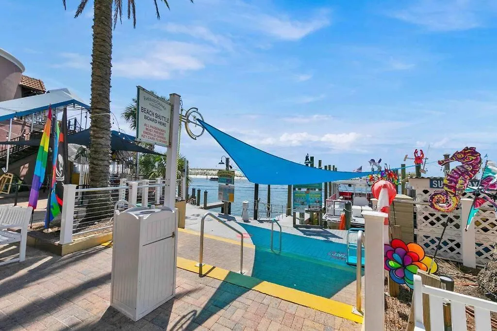 Charming Holiday Isle Destin Beach Access Townhome