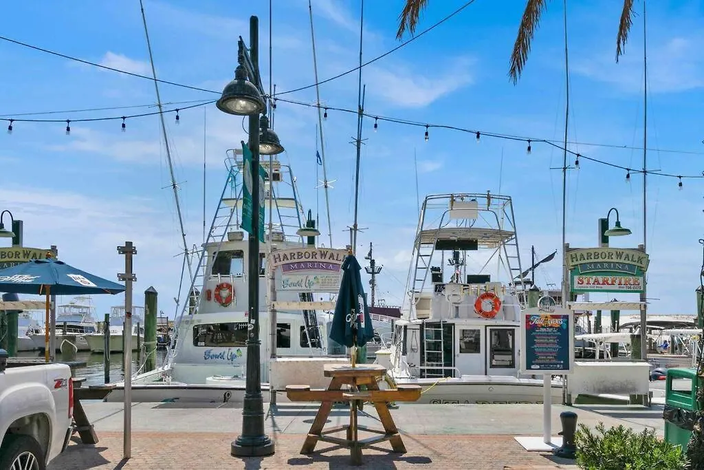 Charming Holiday Isle Destin Beach Access Townhome